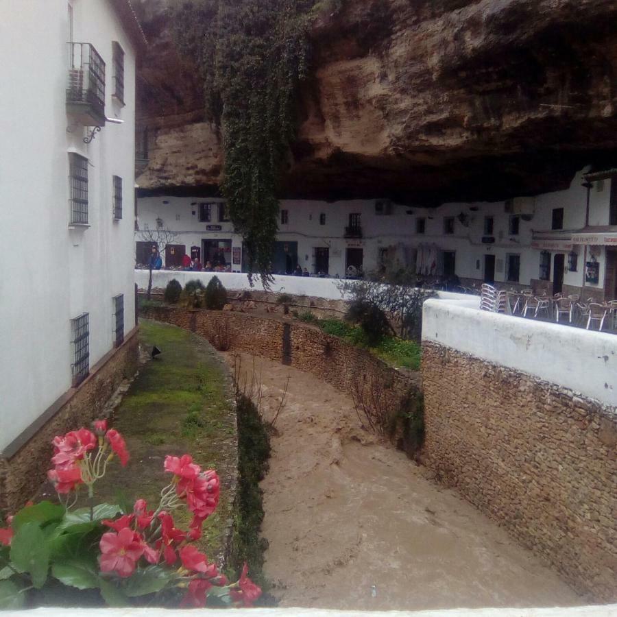 La Casa Del Rio Apartamento Setenil De Las Bodegas Exterior foto